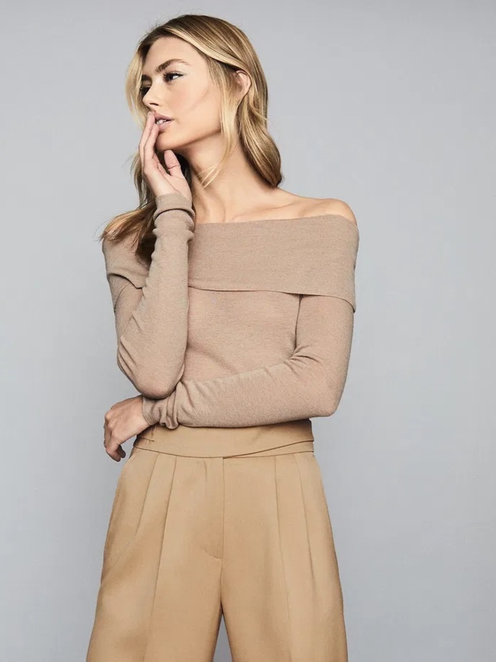 Reiss Tima Cashmere Blend Off-the-Shoulder Sweater in Taupe Size XS